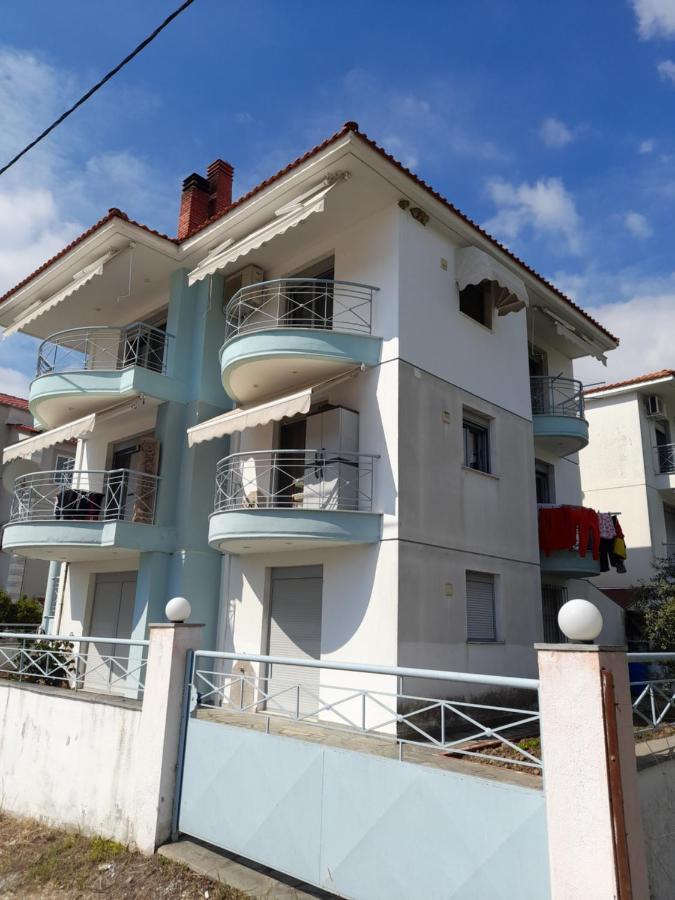 Dominikis Appartment Néa Péramos Exteriör bild