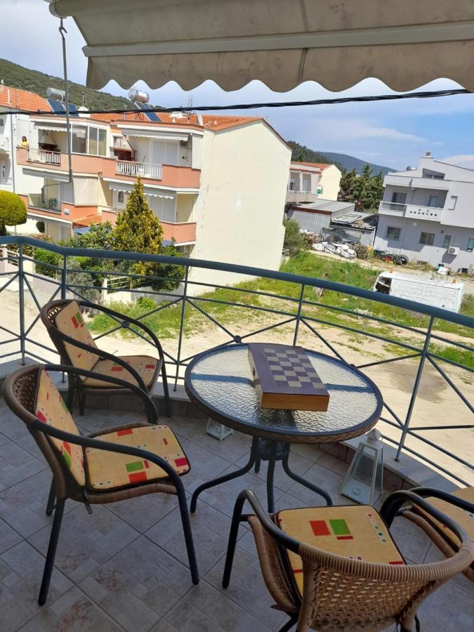Dominikis Appartment Néa Péramos Exteriör bild