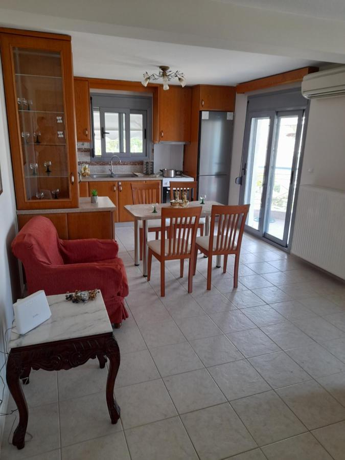 Dominikis Appartment Néa Péramos Exteriör bild