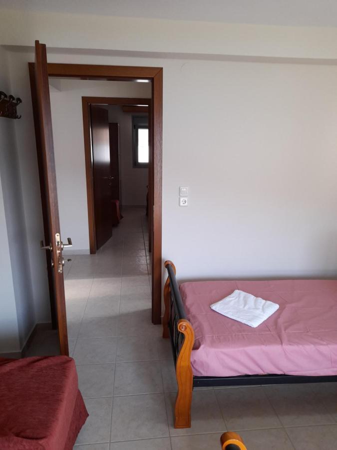 Dominikis Appartment Néa Péramos Exteriör bild