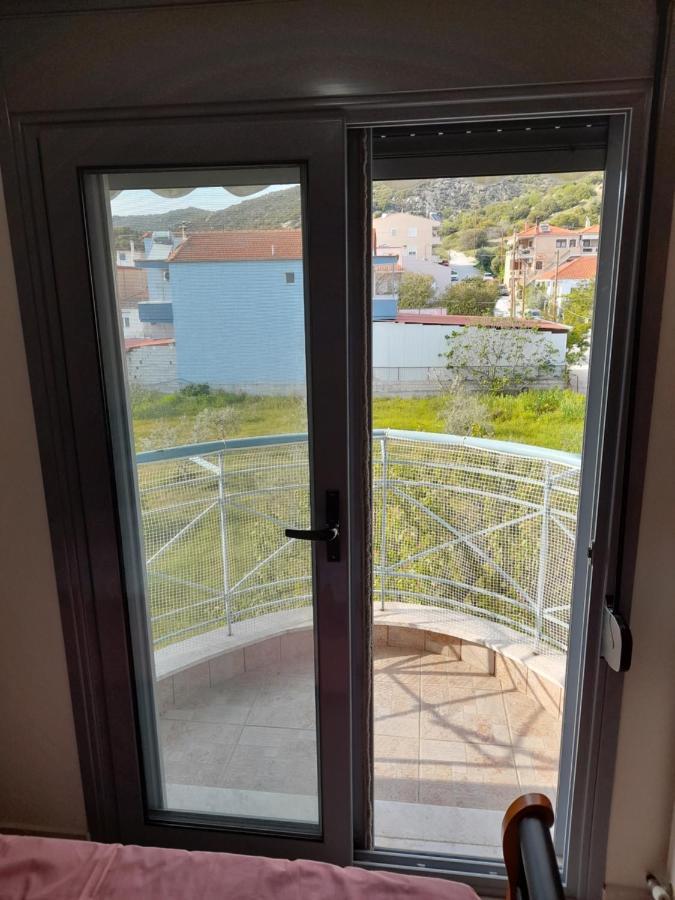 Dominikis Appartment Néa Péramos Exteriör bild