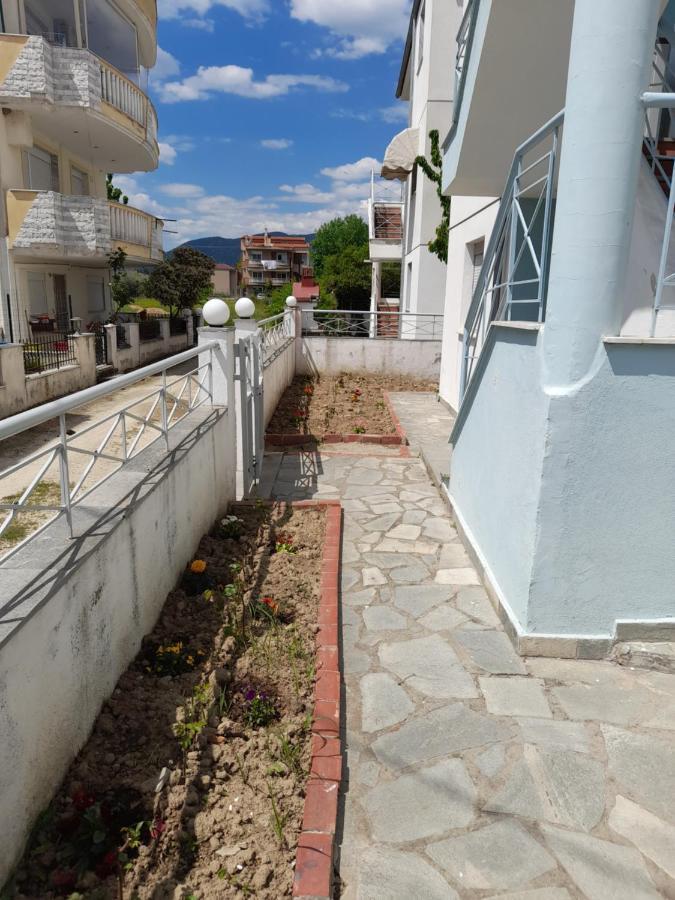 Dominikis Appartment Néa Péramos Exteriör bild