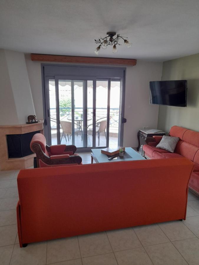 Dominikis Appartment Néa Péramos Exteriör bild