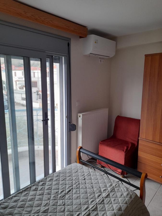 Dominikis Appartment Néa Péramos Exteriör bild