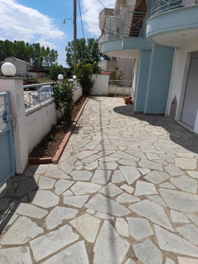 Dominikis Appartment Néa Péramos Exteriör bild