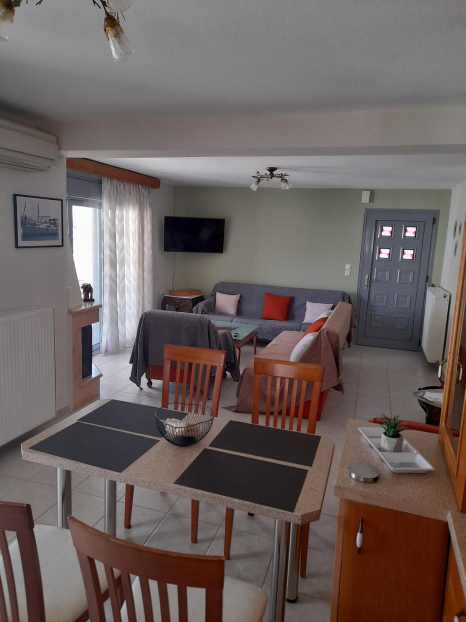 Dominikis Appartment Néa Péramos Exteriör bild
